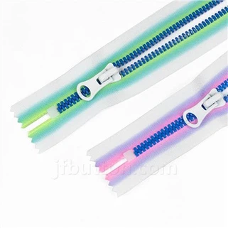 ジャケット用プラスチックジッパー