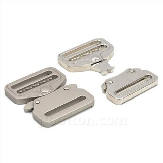 金属製パラシュートバックル