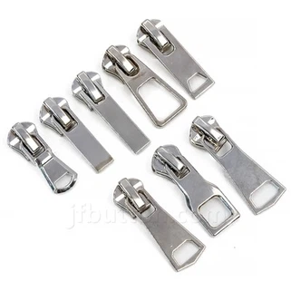 バックパックのジッパープル