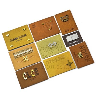 かぎ針編みのアイテムの革のラベル