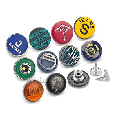 ズボン用のメタルボタン